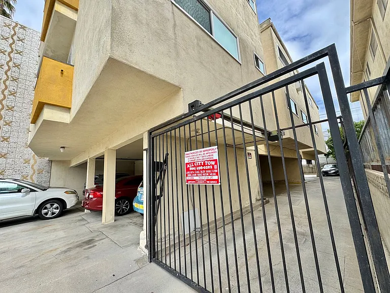 8555 Saturn St — Photo 37