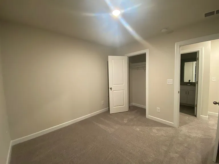 3762 Memorial Pkwy — Photo 22