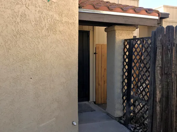 4252 W Pyracantha Dr, Tucson, AZ 85741