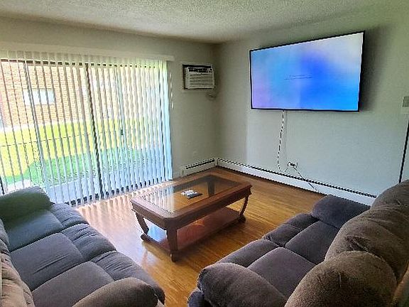 4th image of 9920 153rd St APT 1B