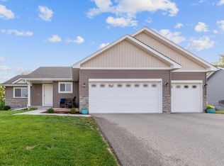 1065 Lakewood Ct, Nya, MN 55397