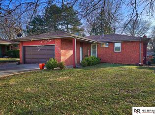 7751 Vine St, Lincoln, NE 68505
