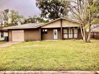 1930 Robin Ave, Orange, TX, 77632