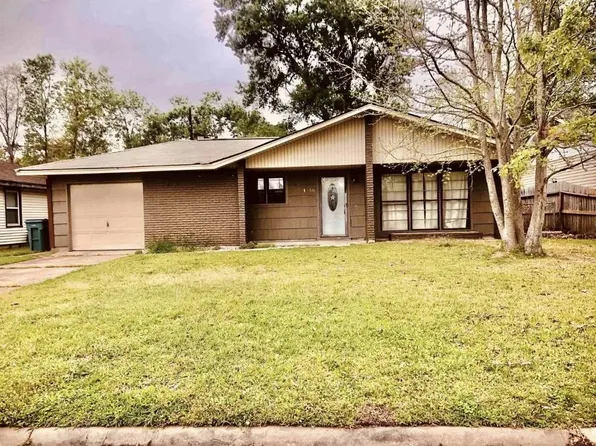 1930 Robin Ave, Orange, TX 77632