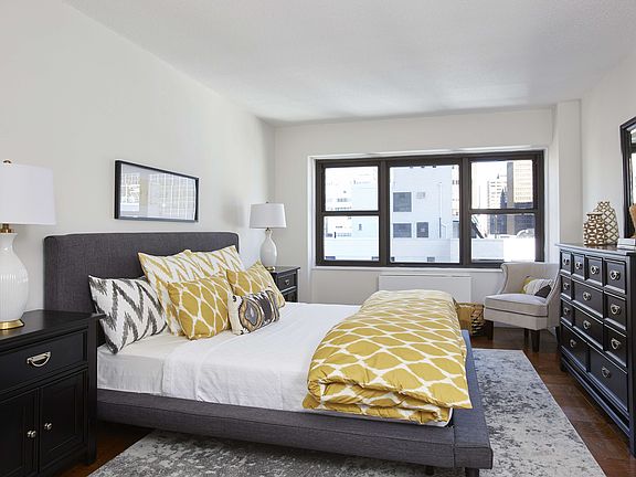 4th image of 160 E 38th St APT 20E