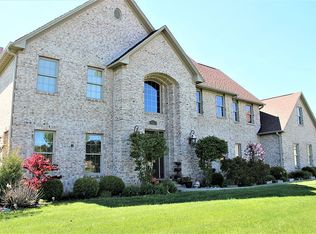 990 Westlake Hills Dr, Columbus, IN 47201