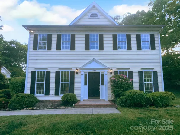 1415 Newfound Hollow Dr, Charlotte, NC 28214