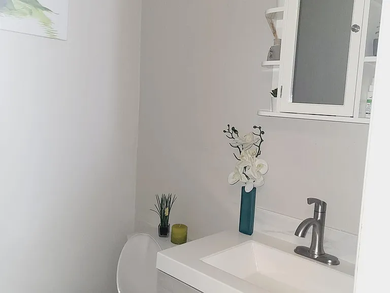 2307 Stonehenge Cres — Photo 3