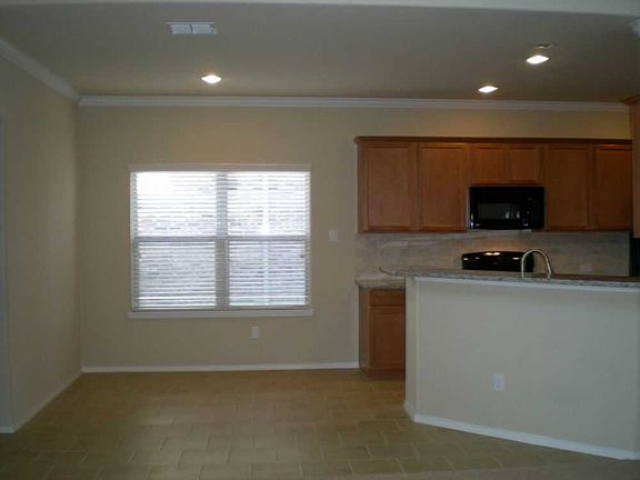5th image of 9201 Remington Dr
