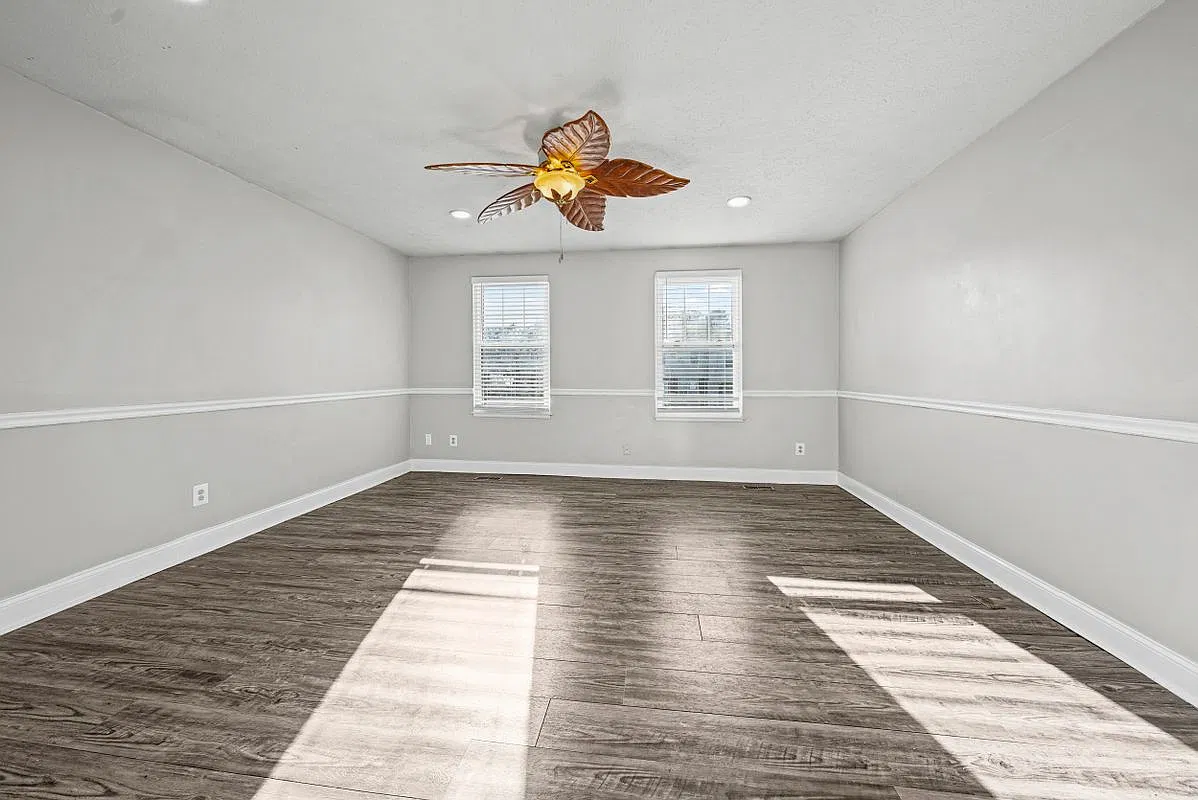 3 bed, 2.5 bath, 1510 sqft, $2,300 — Photo 4
