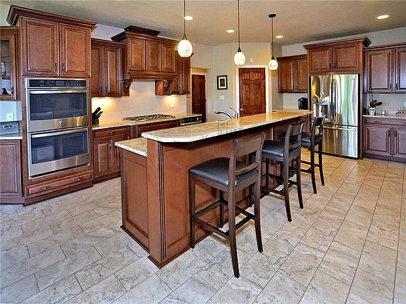 2nd image of 7458 Sierra Dr
