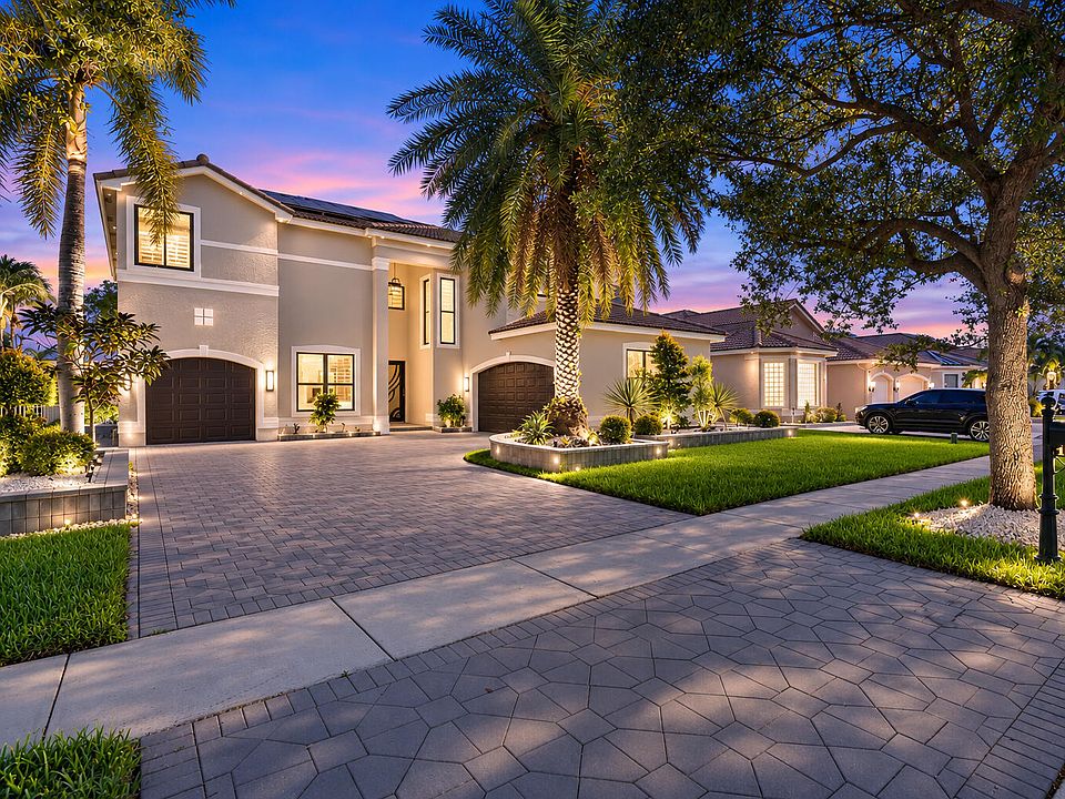 1st image of 18581 SW 44th Court