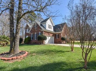 2605 Carmarthen Ct, Matthews, NC 28104