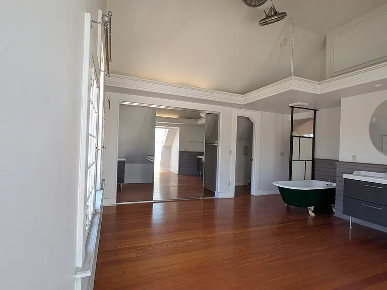 932 22nd St — Photo 22