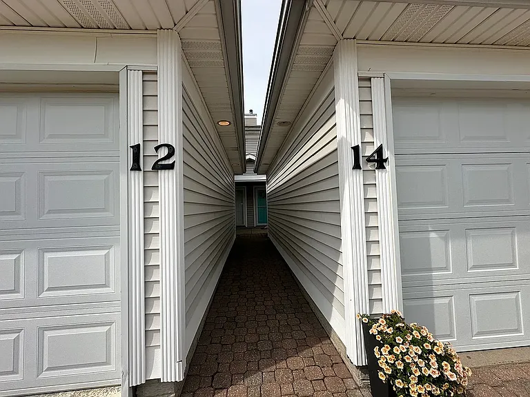 12 Yotzonot Dr — Photo 3