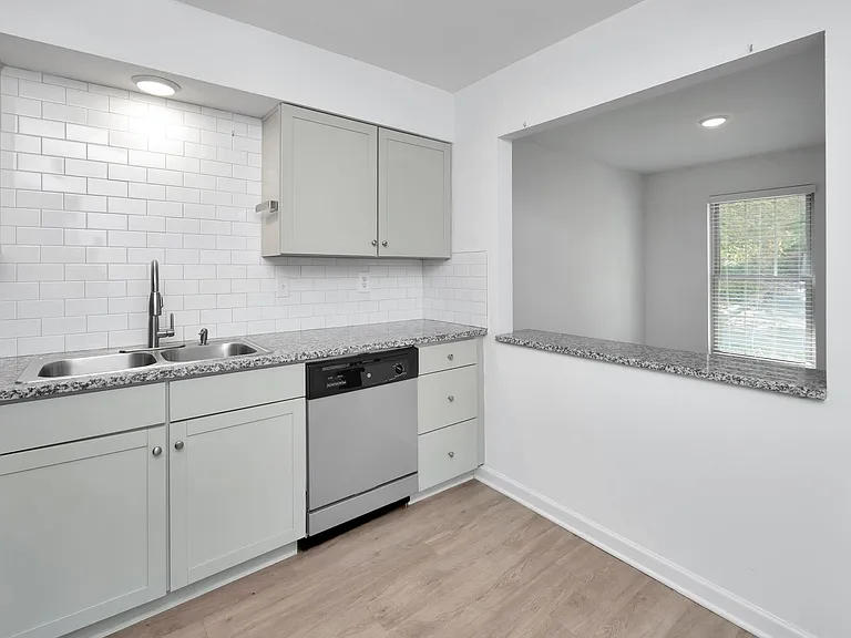 Parkside Place — Photo 17