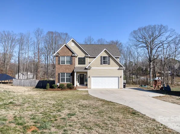 8822 Crape Myrtle Dr, Stanfield, NC 28163