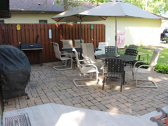 4th image of 15065 Hill St