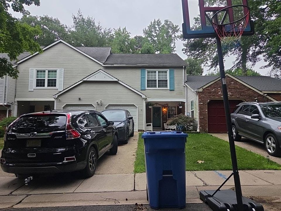 1st image of 36 Bradford Dr