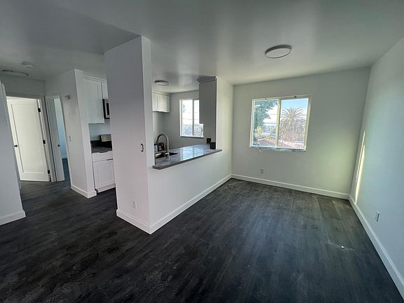 3rd image of 621 N Benton Way APT 4