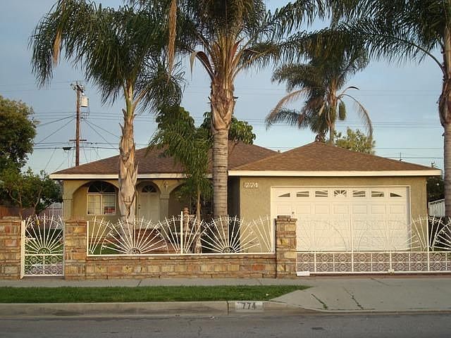 1st image of 774 Willow Ave
