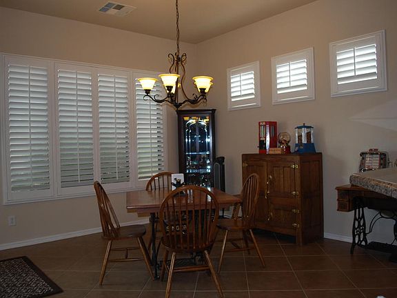 5th image of 519 E Tropical Dr