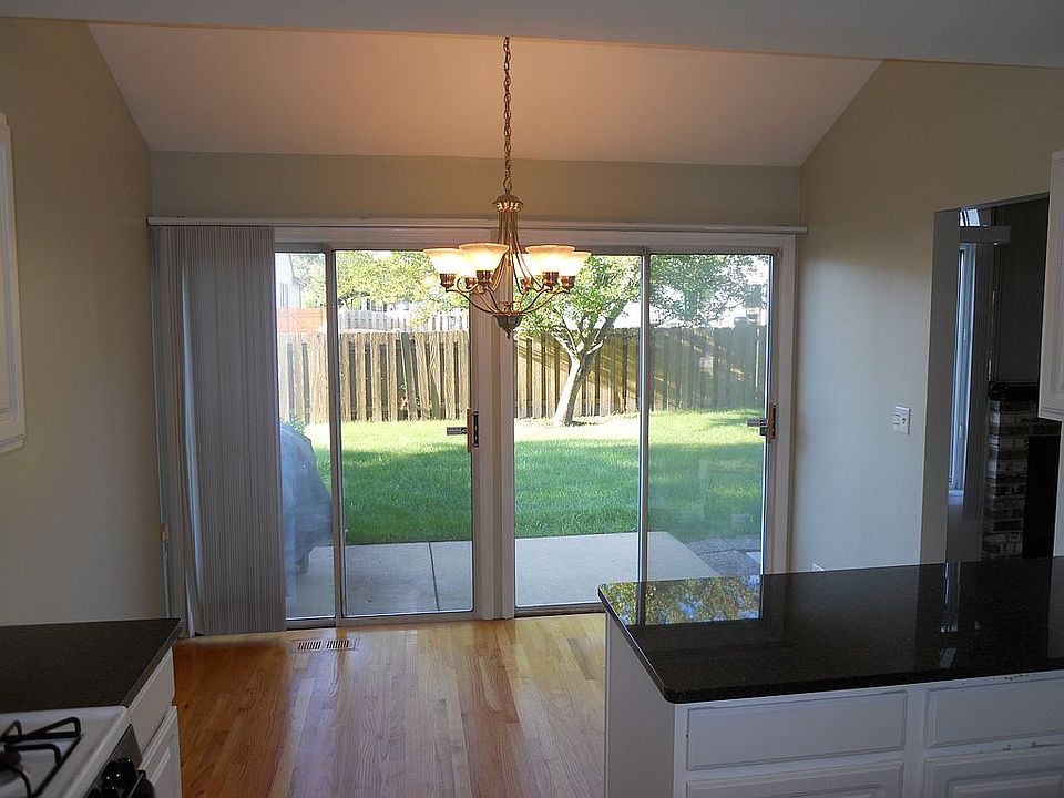 1st image of 521 Canterbury Dr