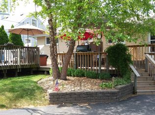 17875 W Greentree Rd, Grayslake, IL 60030