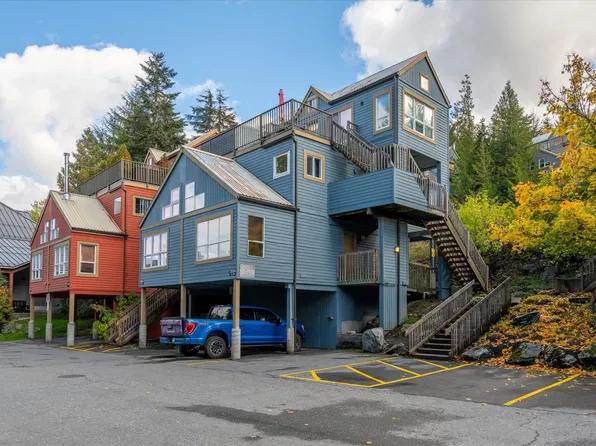 2024 Innsbruck Dr #4, Whistler, BC V8E 0B5