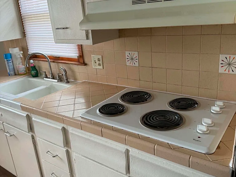 3420 S Oxford Ave — Photo 4