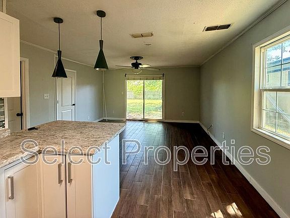 3rd image of 2213 Spence Cir APT 2