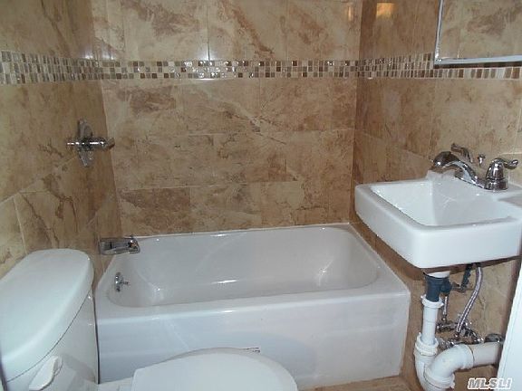 4th image of 4263 Carpenter Ave