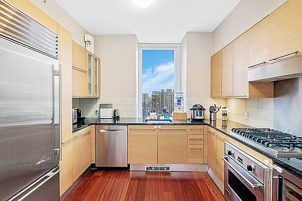 1st image of 10 W End Ave APT 23A