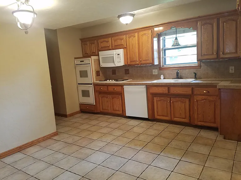4816 Michael Dr — Photo 3