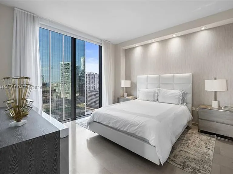 88 SW 7th St #1201 — Photo 8