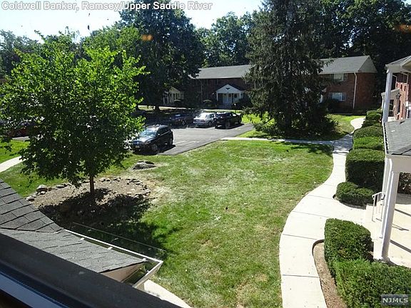 4th image of 702 Washington Dr