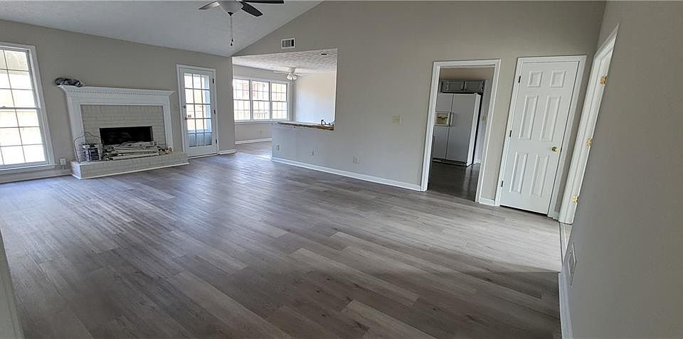 1st image of 2272 Condor Dr