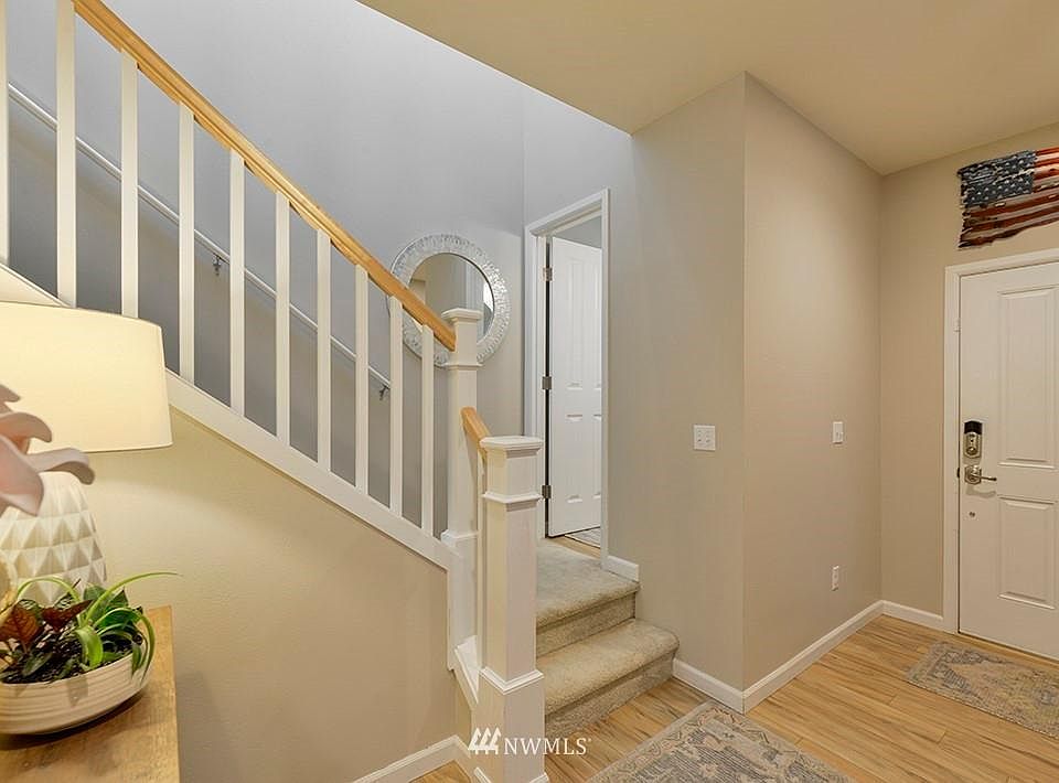 1st image of 3112 Dunhill Ln