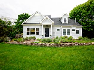 7 Watson Ln, East Setauket, NY 11733