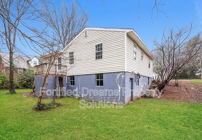 805 W 25th St — Photo 14