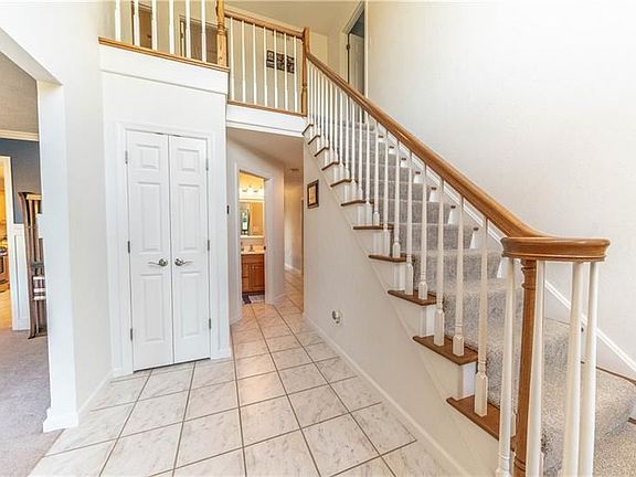 2nd image of 204 Crestwood Dr