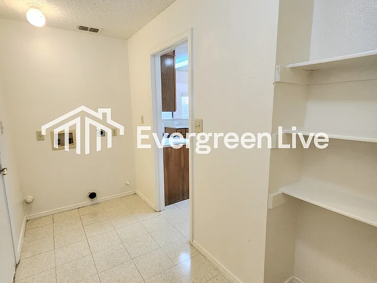 2223 Zia Ct — Photo 13