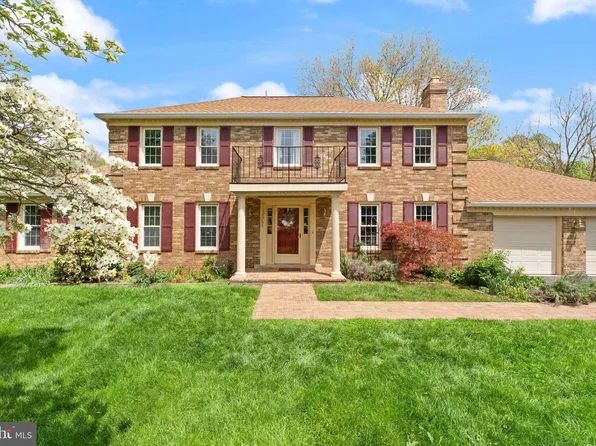 1031 Cup Leaf Holly Ct, Great Falls, VA 22066