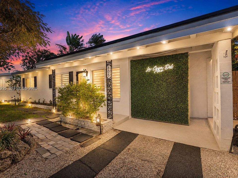 1st image of 805 SW 22nd Ave