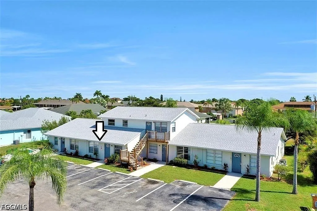 2 bed, 2.0 bath, 1000 sqft, $1,200 — Photo 1
