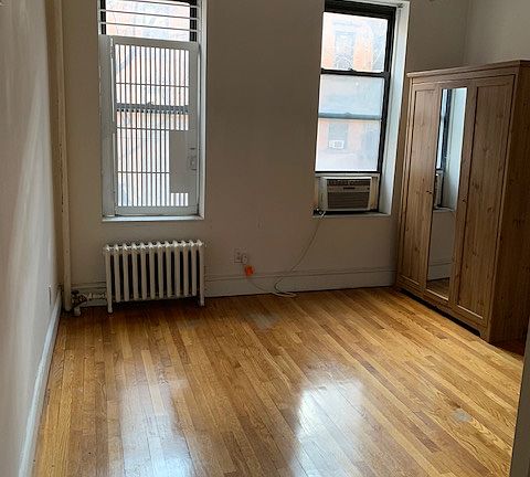 2nd image of 211 W 88th St APT 3C
