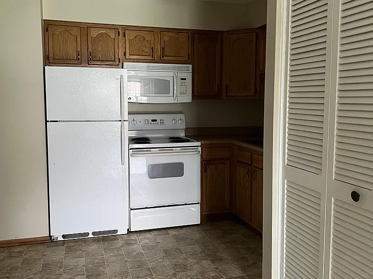 85 Georgetown Dr #C — Photo 5