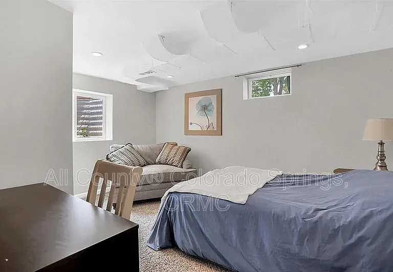 723 N Logan Ave — Photo 17