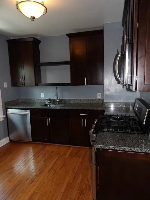 3 bed, 1300 sqft, $1,800 — Photo 2