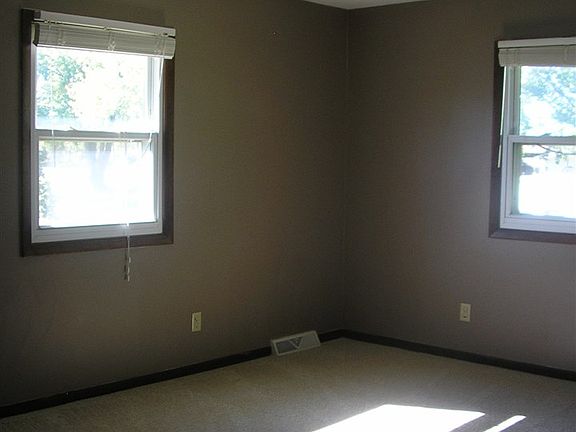 5th image of 24849 Johannes Ct